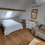 בית אירוח Large Private Near Center With Free Public Parking