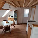 Homestay Large Private Near Center With Free Public Parking