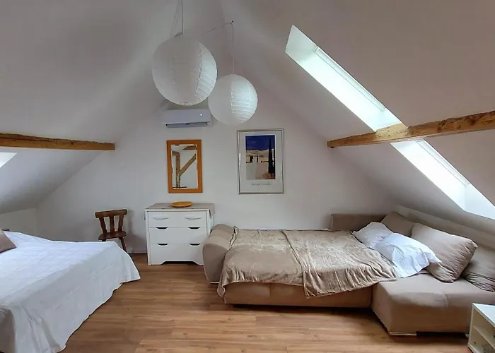 Habitación en casa particular Large Private Near Center With Free Public Parking *